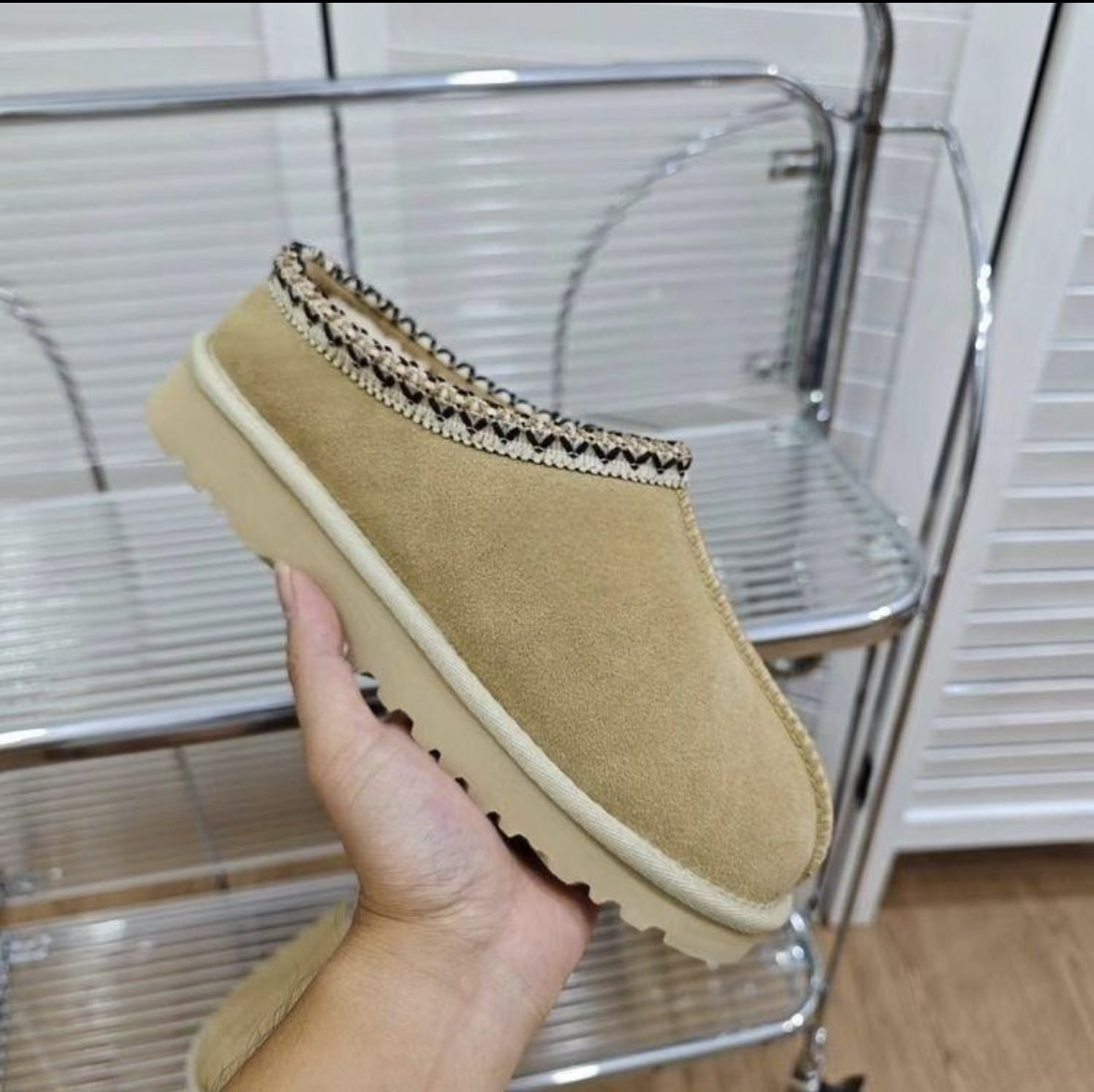 U99 slippers--with box--non platform