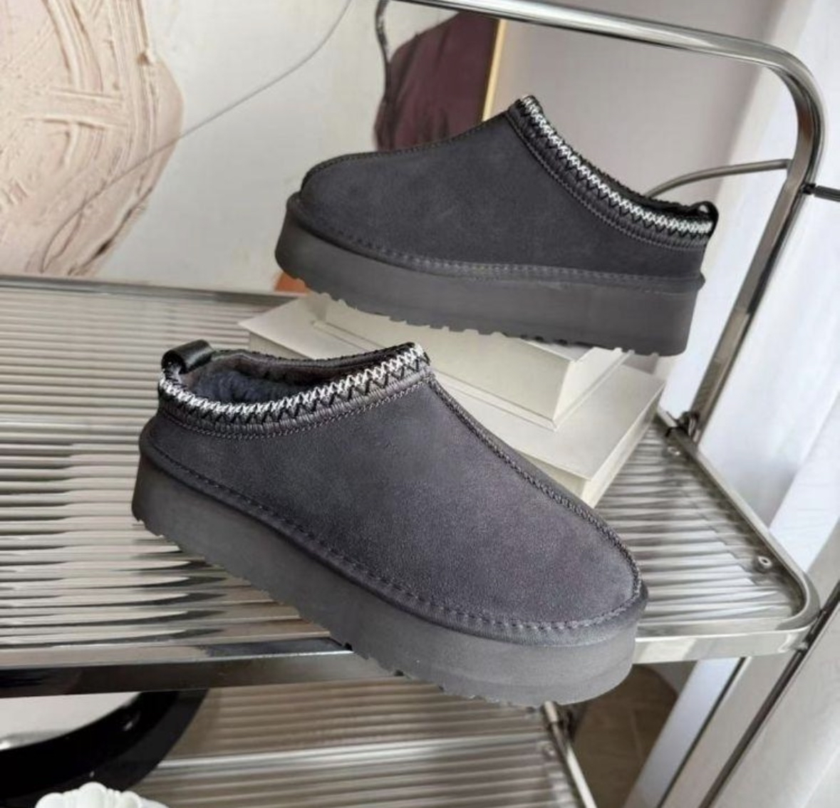 U99 slippers--with box--platform